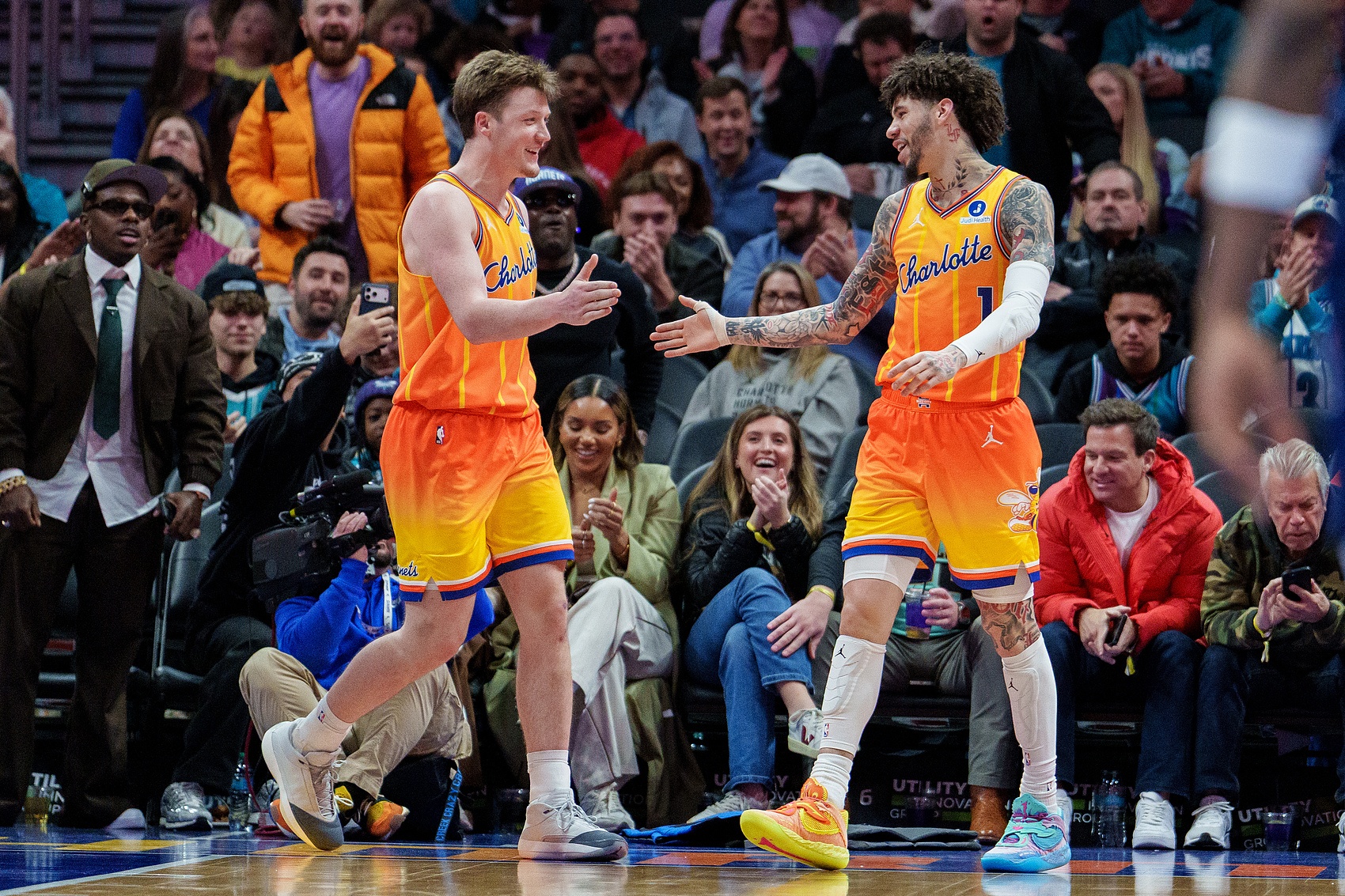 世界杯下载中心-NBA彩经：雷霆轻取魔术 骑士险胜雄鹿 森林狼射落太阳 马刺胜国王